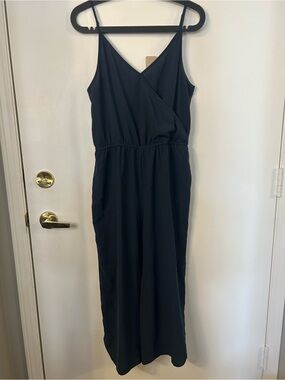 monk & lou Women’s Sleeveless Navy V-Neck Capri Jumpsuit Elastic Waist Size S
